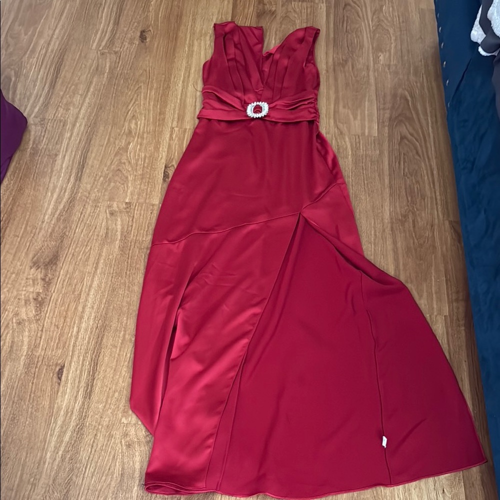 Ramy Brook Red V-Neck Sleeveless Prom Gown